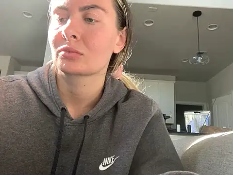 Snapshot of Alyssa_rhoades chatting on January 19, 7:15 pm Alyssa rhoades online show from January 19, 7:15 pm