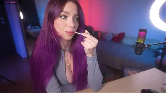 Emberella  online show from March 5, 4:46 pm