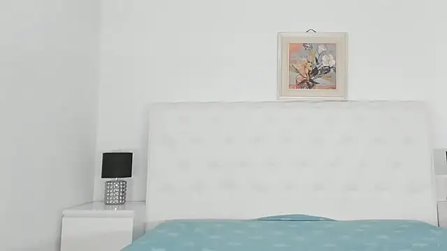 Snapshot of purefantasy chatting on September 19, 5:20 am purefantasy online show from September 19, 5:20 am