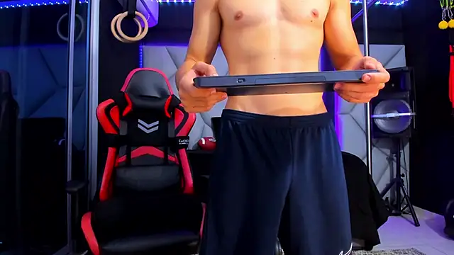 Aydenmiller96 online show from May 6, 4:19 am