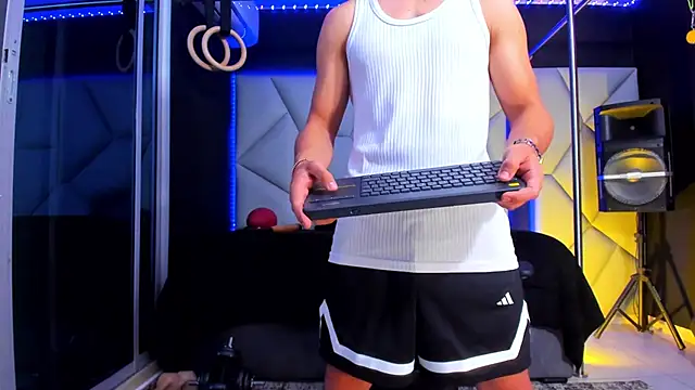 Aydenmiller96 online show from May 16, 6:43 am