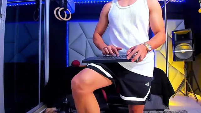 Aydenmiller96 online show from May 16, 7:05 am