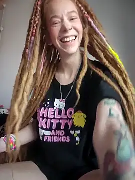 LucidLucy online show from December 5, 1:52 pm