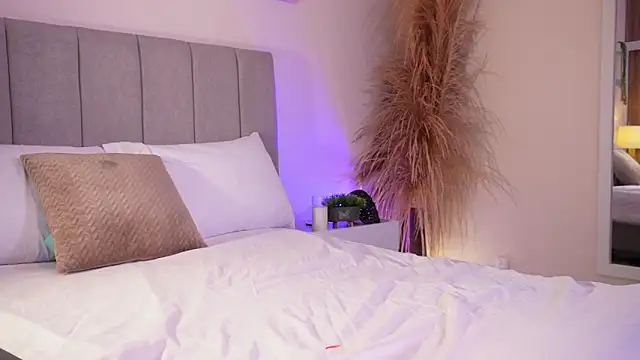 curvyliciousss online show from October 2, 4:25 pm