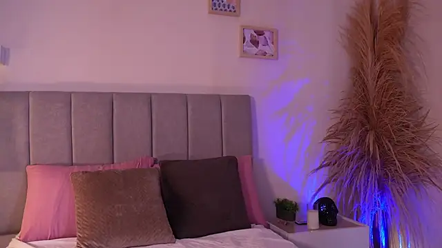 curvyliciousss online show from December 2, 8:59 pm