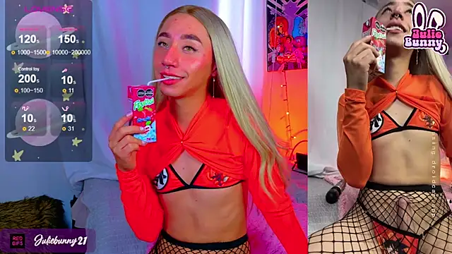 Snapshot of Littlebunny21 chatting on March 13, 8:54 pm Littlebunny21 online show from March 13, 8:54 pm