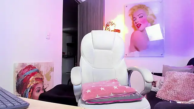 KimberlySaen online show from December 15, 1:35 am