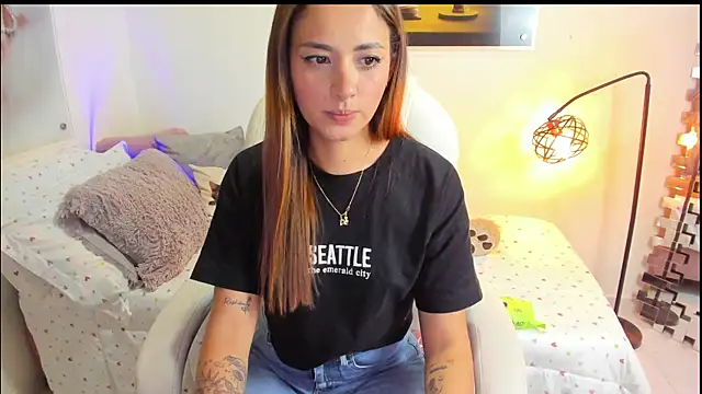 KimberlySaen online show from October 3, 9:01 pm