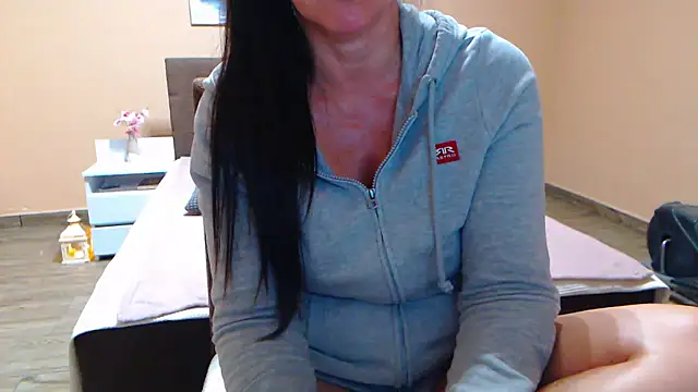 Snapshot of Gia888888 chatting on December 3, 12:57 am Gia888888 online show from December 3, 12:57 am