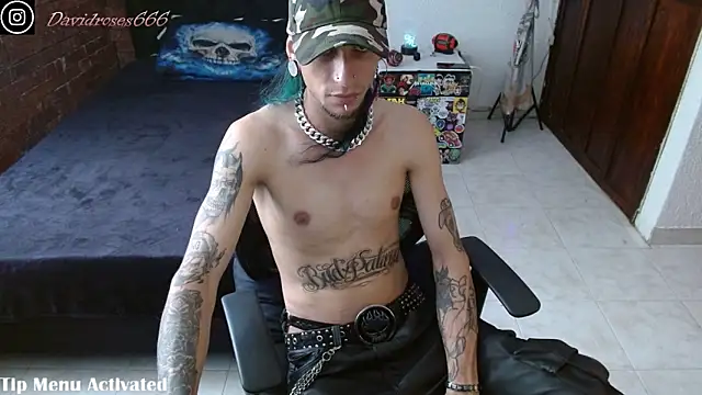 Snapshot of davidroses420 chatting on November 22, 5:56 pm davidroses420 online show from November 22, 5:56 pm