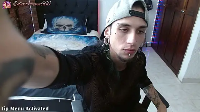 Snapshot of davidroses420 chatting on February 20, 4:51 pm davidroses420 online show from February 20, 4:51 pm