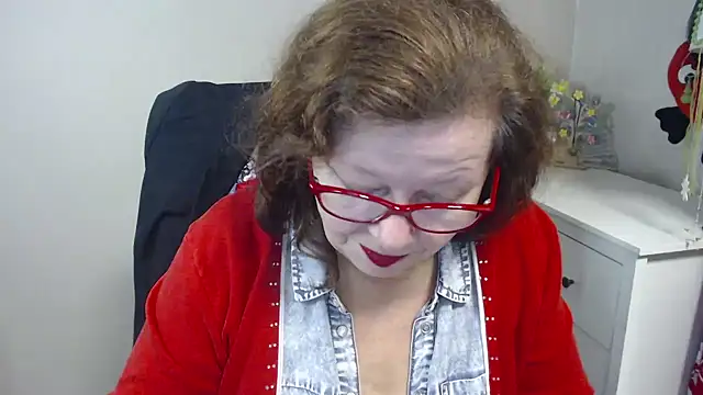 Adelewildx online show from February 4, 7:40 am