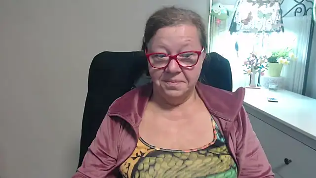 Adelewildx online show from September 23, 3:20 am