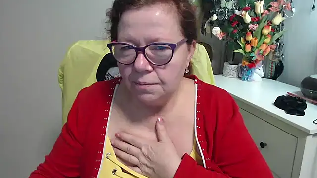 Adelewildx online show from February 17, 4:31 am