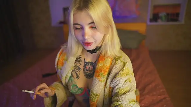 Snapshot of Allison_Cuty chatting on December 7, 8:05 pm Allison Cuty online show from December 7, 8:05 pm