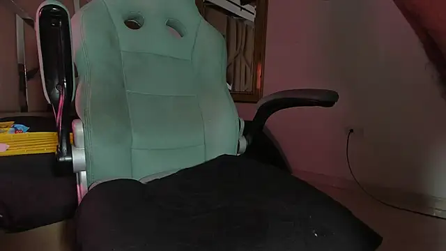 Snapshot of mister_miike chatting on January 31, 9:16 am mister miike online show from January 31, 9:16 am