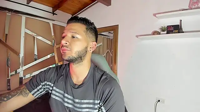 Snapshot of mister_miike chatting on February 21, 3:12 am mister miike online show from February 21, 3:12 am