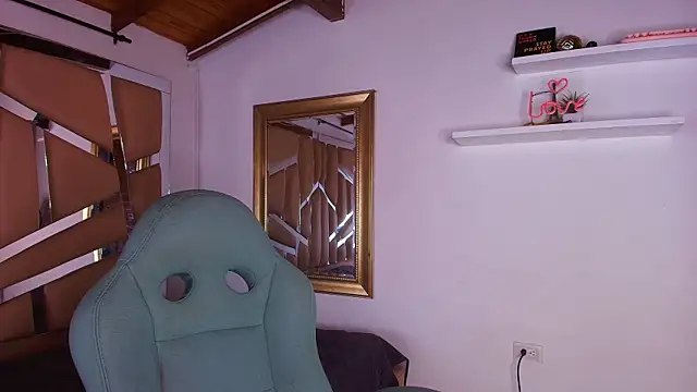 Snapshot of mister_miike chatting on September 19, 3:08 am mister miike online show from September 19, 3:08 am