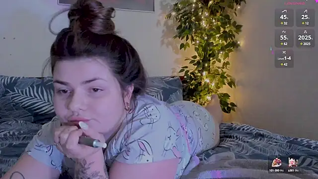 Snapshot of Eva_Shameless chatting on December 21, 7:49 pm Eva Shameless online show from December 21, 7:49 pm