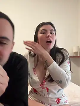 Snapshot of couplepenetration chatting on February 3, 9:47 am couplepenetration online show from February 3, 9:47 am