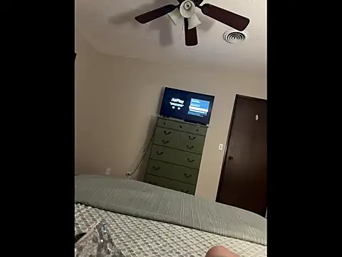 Snapshot of T-MarriedAndMessy-K chatting on March 25, 9:04 am T-MarriedAndMessy-K online show from March 25, 9:04 am