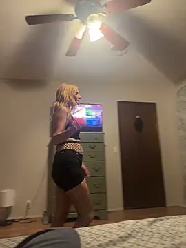 Snapshot of T-MarriedAndMessy-K chatting on March 28, 10:26 am T-MarriedAndMessy-K online show from March 28, 10:26 am