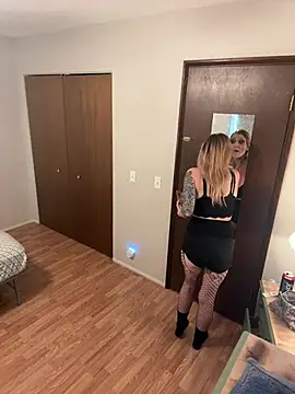 Snapshot of T-MarriedAndMessy-K chatting on March 31, 4:29 pm T-MarriedAndMessy-K online show from March 31, 4:29 pm