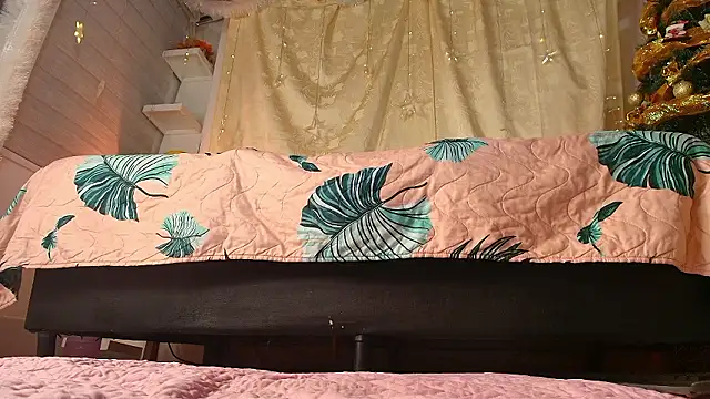 emyli sw  online show from December 2, 3:04 am