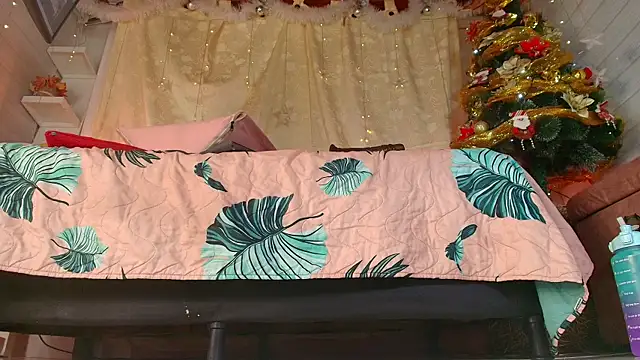 emyli sw  online show from December 3, 6:15 am