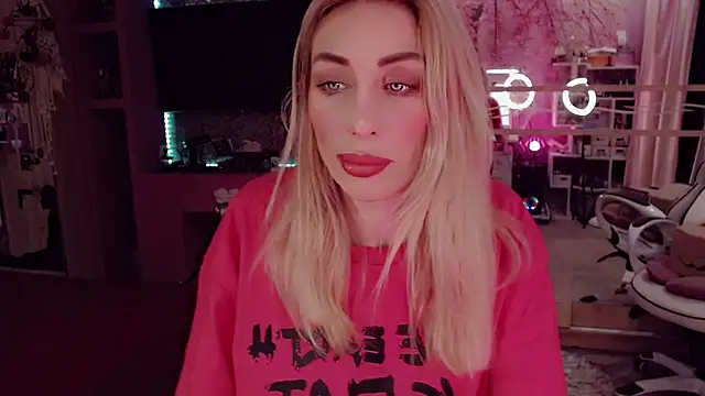 AnnieGOld  online show from October 13, 6:19 pm