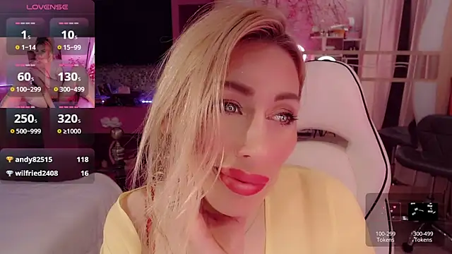 AnnieGOld  online show from November 5, 6:41 pm