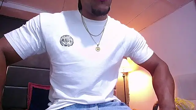 Snapshot of teddyfit19cm chatting on April 9, 1:38 pm teddyfit19cm online show from April 9, 1:38 pm