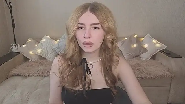 ViolettaLopez online show from October 9, 11:30 am