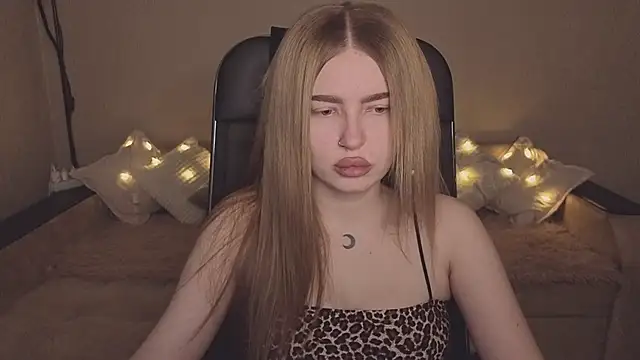 ViolettaLopez online show from December 4, 1:20 pm