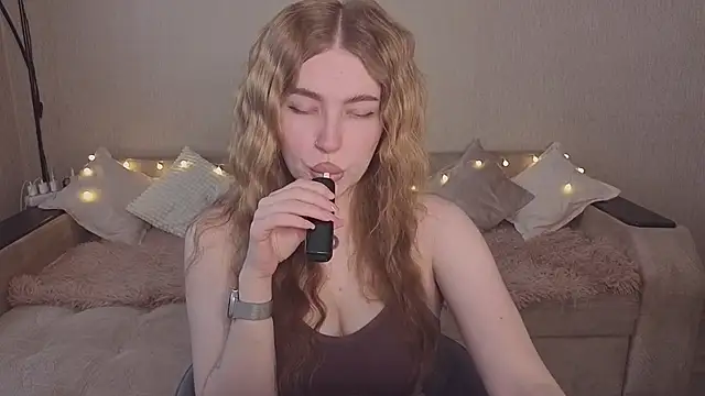 ViolettaLopez online show from May 18, 3:29 pm