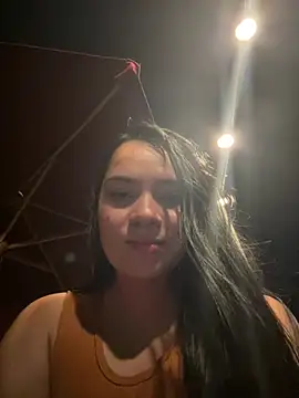Snapshot of _queen_sofia chatting on February 21, 3:12 am queen sofia online show from February 21, 3:12 am