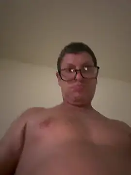 Snapshot of niceguyjr chatting on January 18, 8:18 am niceguyjr online show from January 18, 8:18 am