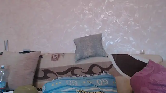 Amy August online show from October 7, 6:32 am