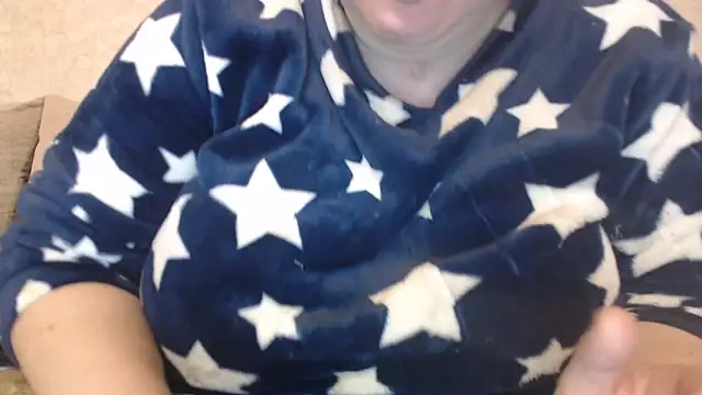 Amy August online show from February 12, 6:52 am