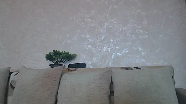 Amy August online show from May 17, 9:06 am