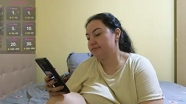 BBW MILF 4U online show from February 7, 11:01 am