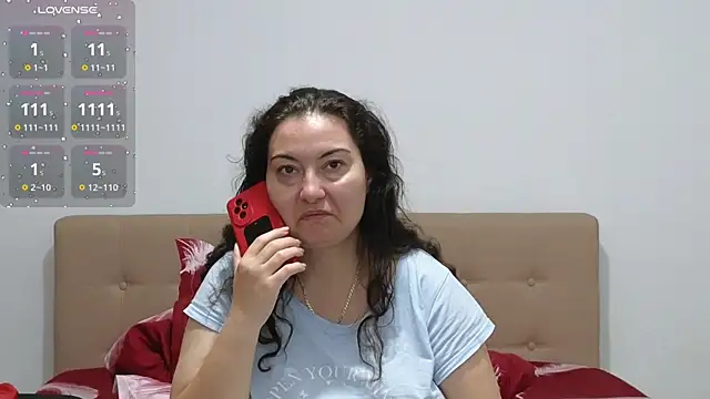 Snapshot of BBW_MILF_4U chatting on October 24, 7:49 am BBW MILF 4U online show from October 24, 7:49 am