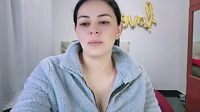 Snapshot of mayhott2 chatting on March 20, 12:26 am mayhott2 online show from March 20, 12:26 am