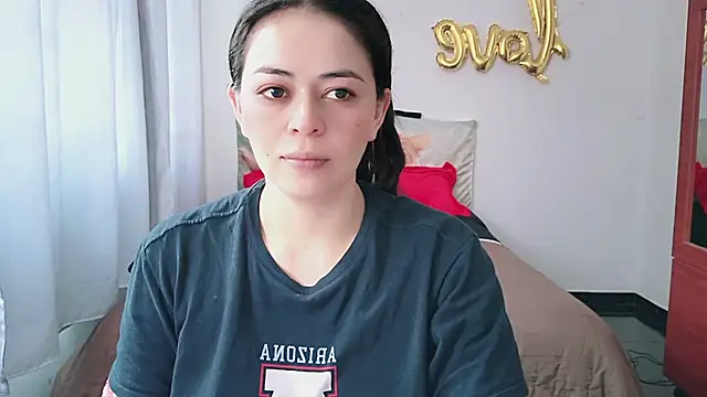 Snapshot of mayhott2 chatting on March 22, 6:11 pm mayhott2 online show from March 22, 6:11 pm