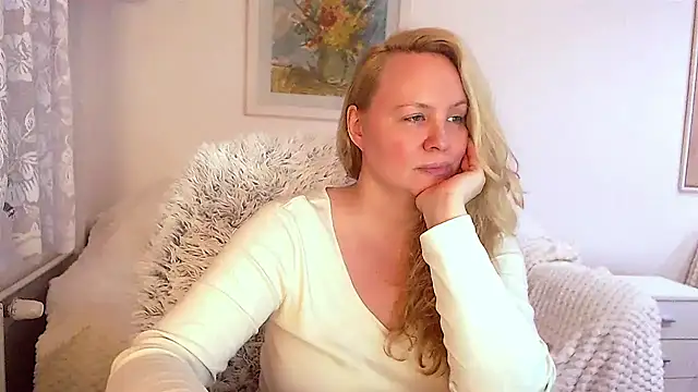 Sarah4you online show from January 1, 9:31 pm
