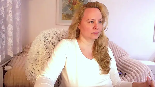 Sarah4you online show from January 6, 9:43 pm