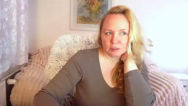 Sarah4you online show from January 7, 9:46 pm