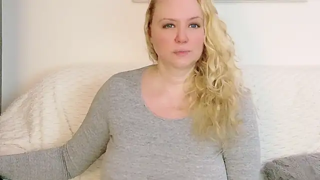 Sarah4you online show from February 3, 5:51 pm