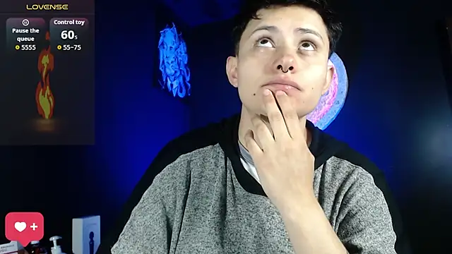 Snapshot of girl_intense444 chatting on September 19, 1:01 pm girl intense444 online show from September 19, 1:01 pm