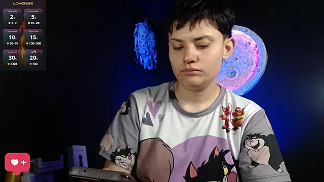 Snapshot of girl_intense444 chatting on September 28, 1:38 pm girl intense444 online show from September 28, 1:38 pm